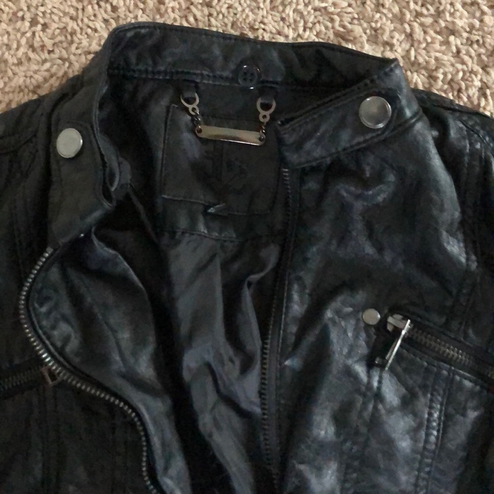black leather jacket - Picture 2 of 4